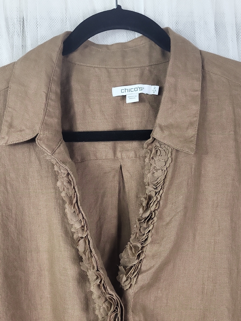 Chico's Linen Flower Embellished Ruffle-Trim Button Blouse. Size 2‎ (12-14 - L) - Picture 7 of 9